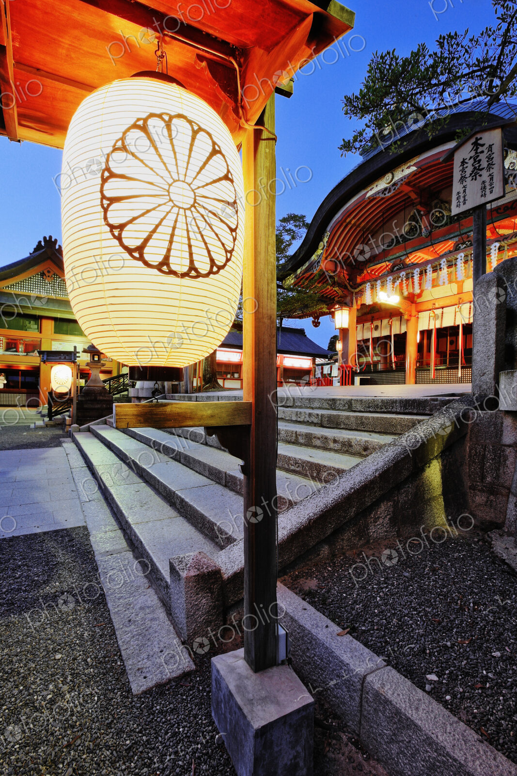 Dusk Scene at Inari Shrine