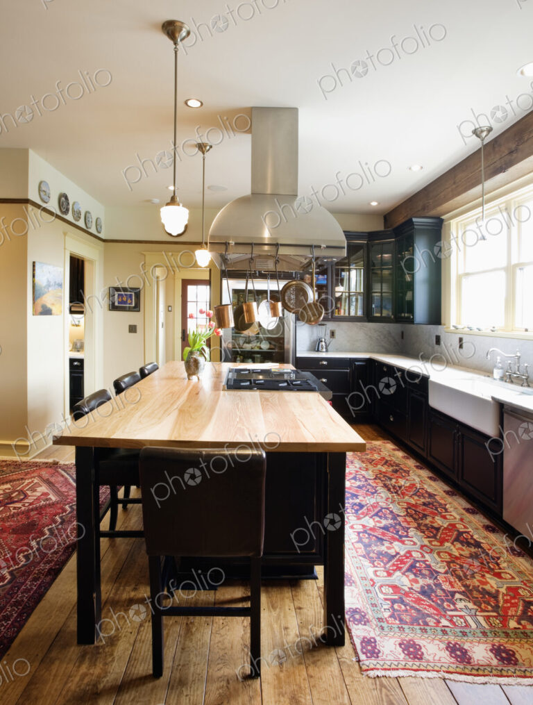 Eat-in Kitchen