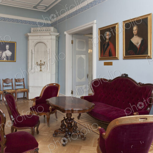 Elegant Seating in a Manor Elegant Seating in a Manor