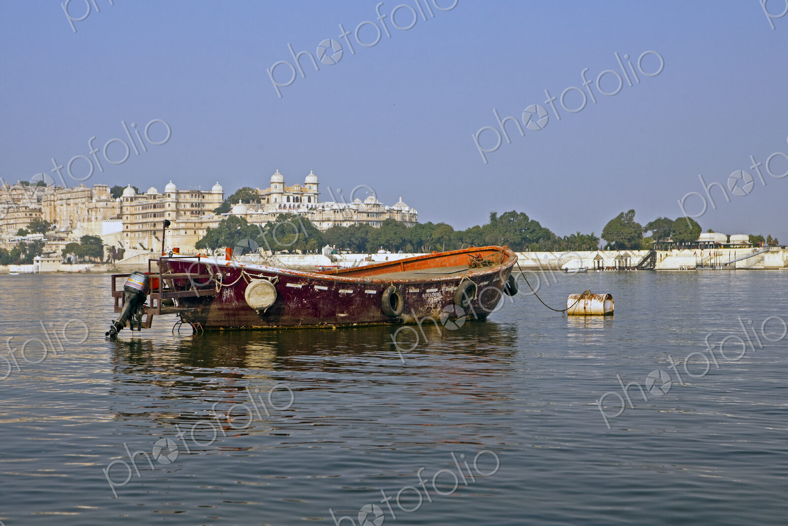 Empty Boat on Lake Pichola
