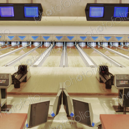 Empty lanes in bowling alley