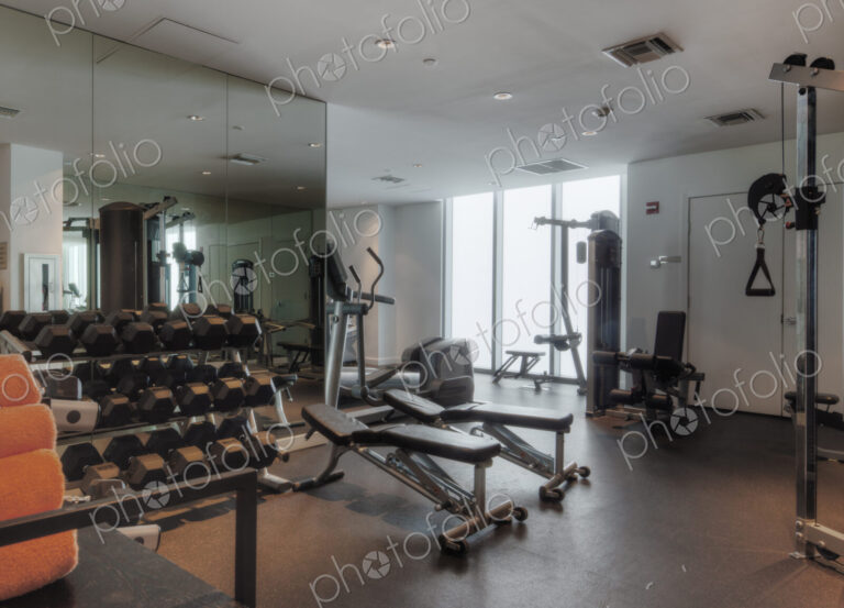Empty weights in gymnasium