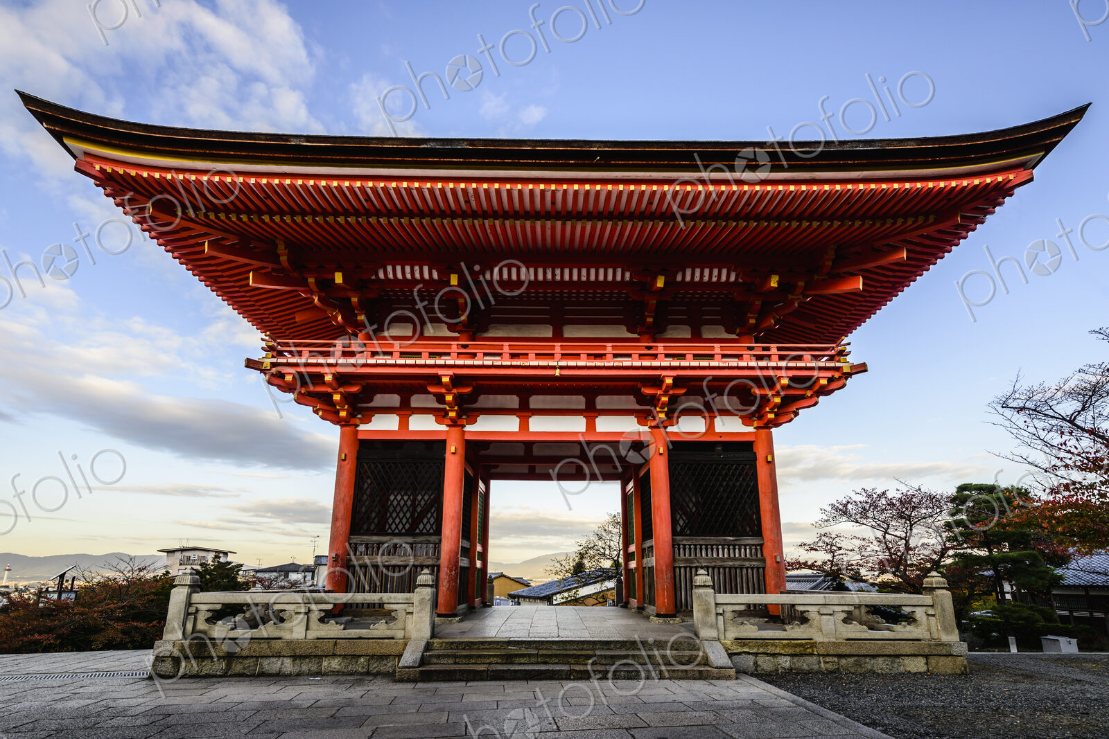 Entrance to Kiyomizu-dera, a Buddhist temple in eastern Kyoto, Japan.