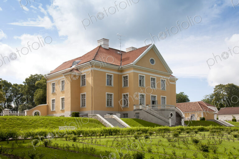 Exterior of Palmse Manor