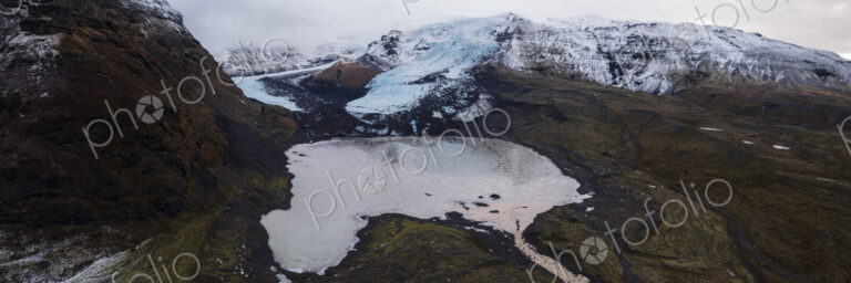 Falljökull Glacier, elevated view of the glacier flowing out of the vast Vatnajökull…