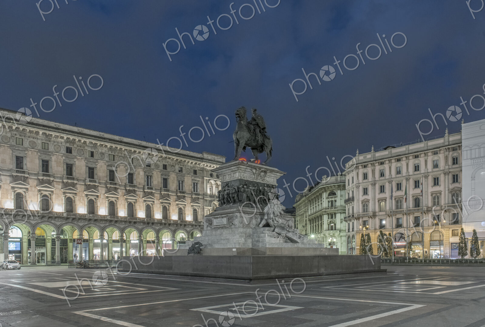 Fountain in Piazza del Duomo illuminated at night, Milan, Milan, Italy