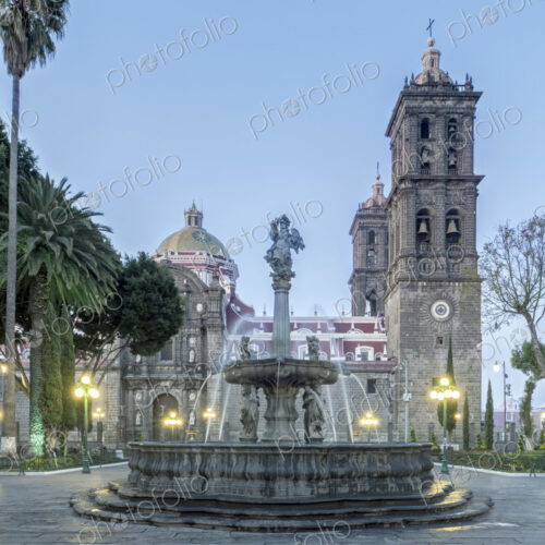 Fountain in Puebla town square, Puebla, Mexico Fountain in Puebla town square, Puebla, Mexico