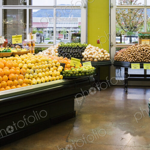 Fresh produce in grocery store Fresh produce in grocery store