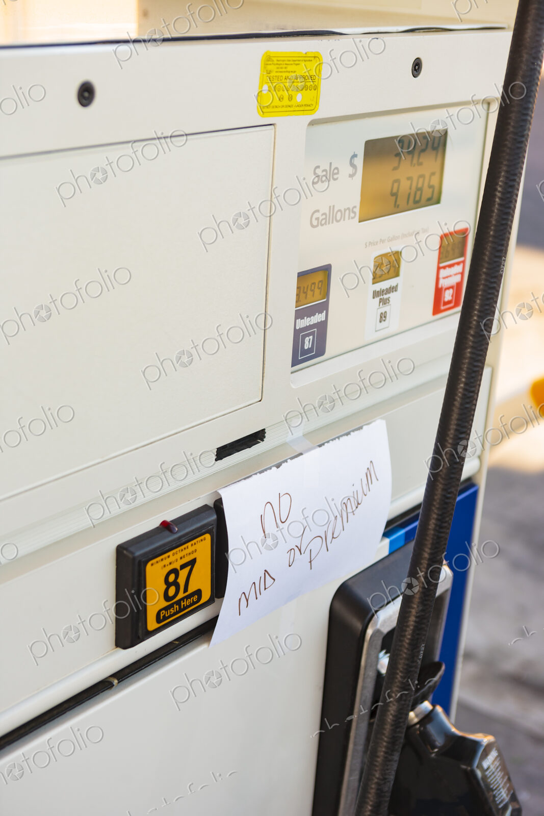 Fuel pump with sign warning of no fuel available, USA