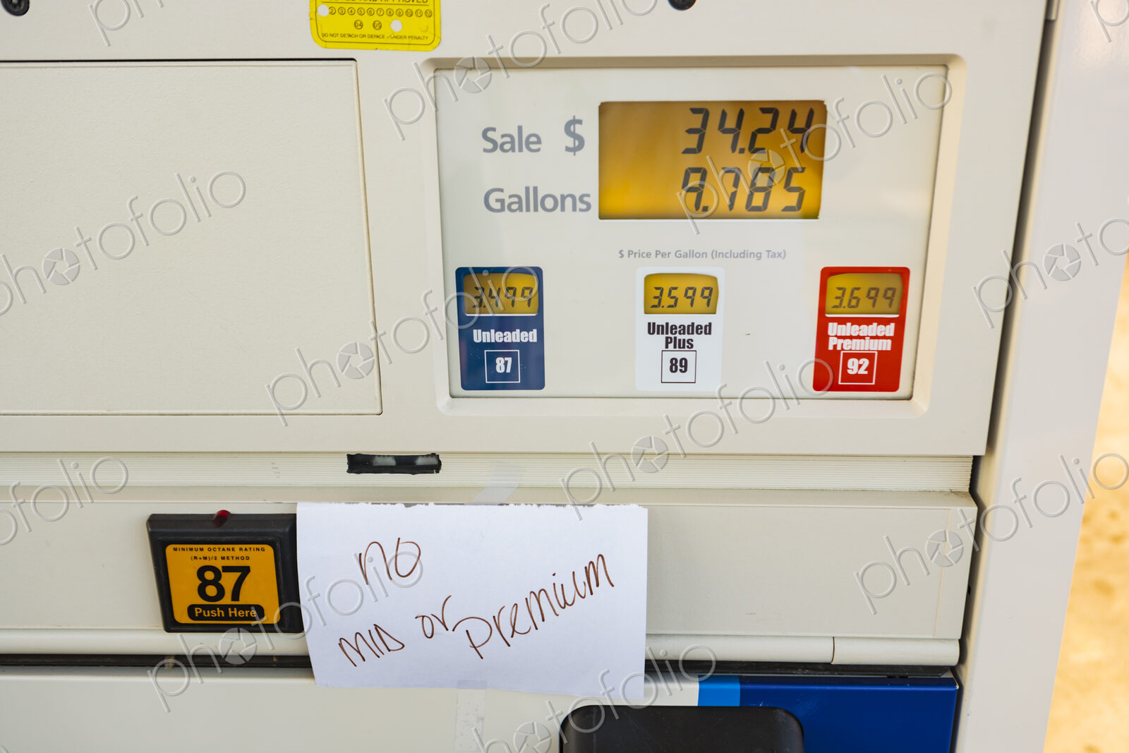 Fuel pump with sign warning of no fuel available, USA