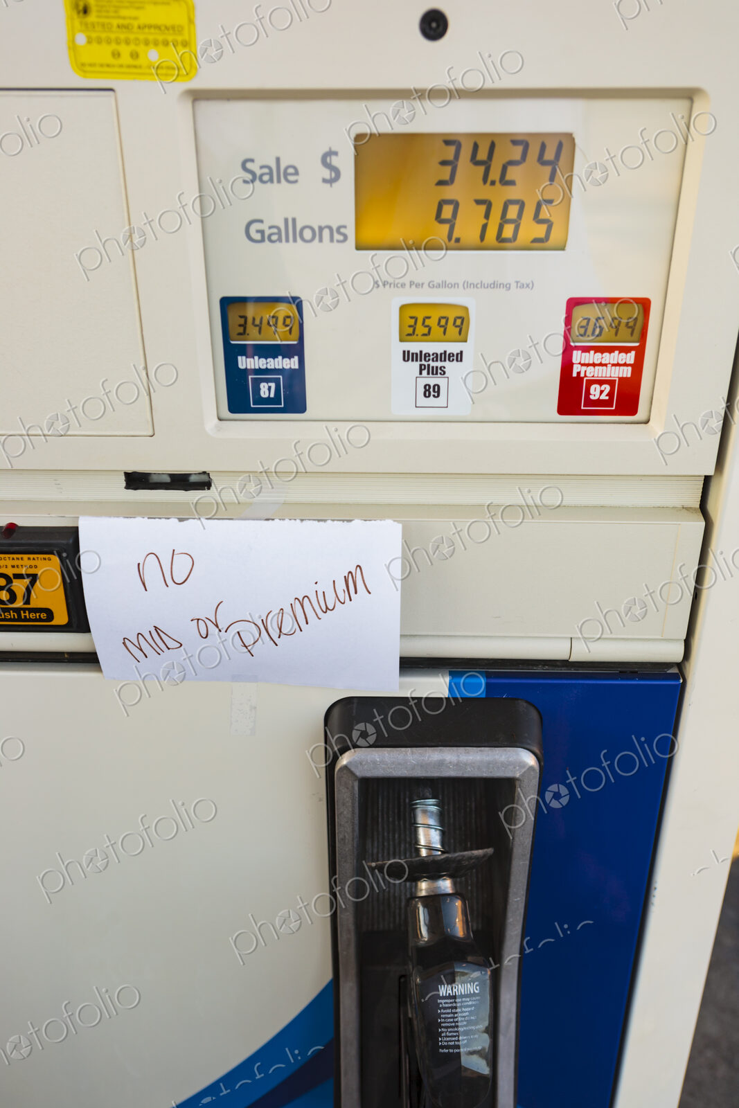 Fuel pump with sign warning of no fuel available, USA