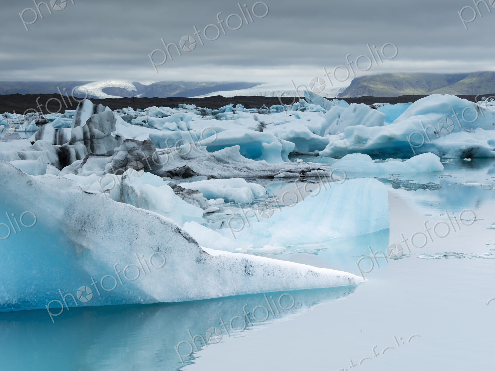 Glacial lake at the head of the Breidamerkurjokull glacier