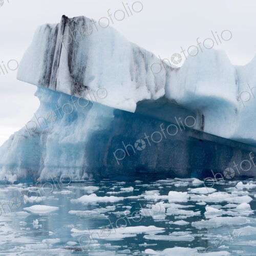 Glacial lake at the head of the Breidamerkurjokull glacier Glacial lake at the head of the Breidamerkurjokull glacier