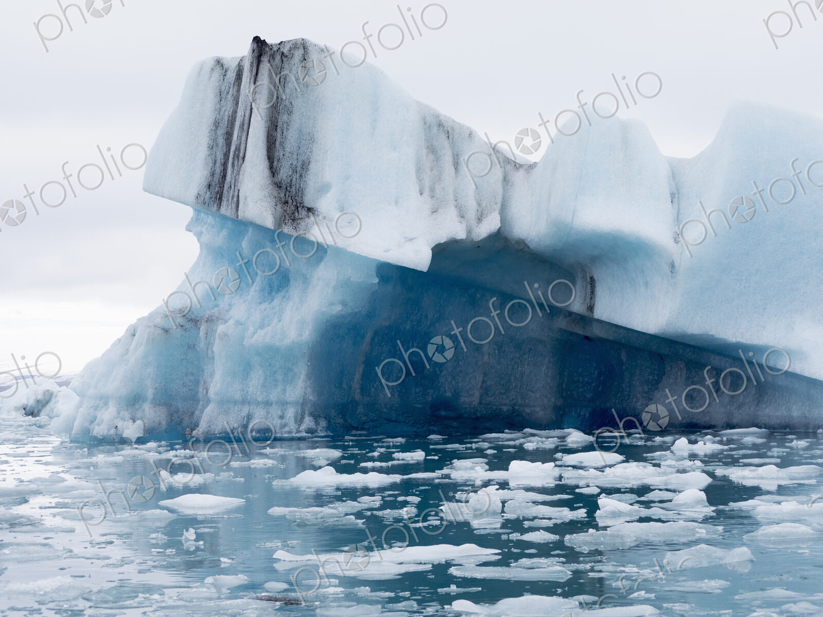 Glacial lake at the head of the Breidamerkurjokull glacier