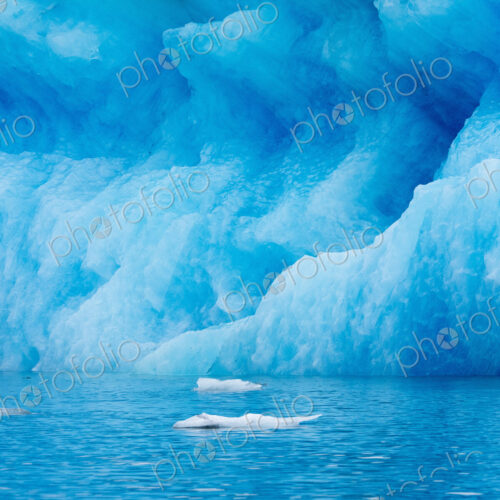 Glacial lake at the head of the Breidamerkurjokull glacier Glacial lake at the head of the Breidamerkurjokull glacier