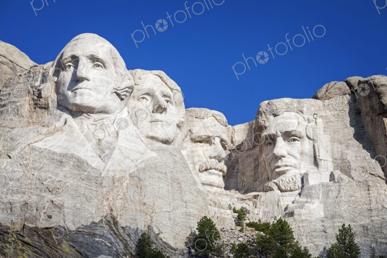 Granite carvings of Washington, Jefferson, Roosevelt, and Lincoln at Mount Rushmore…