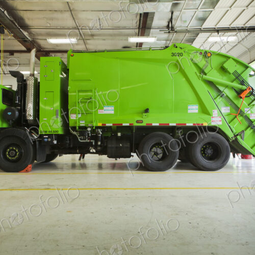 Green Garbage Truck Maintenance Green Garbage Truck Maintenance