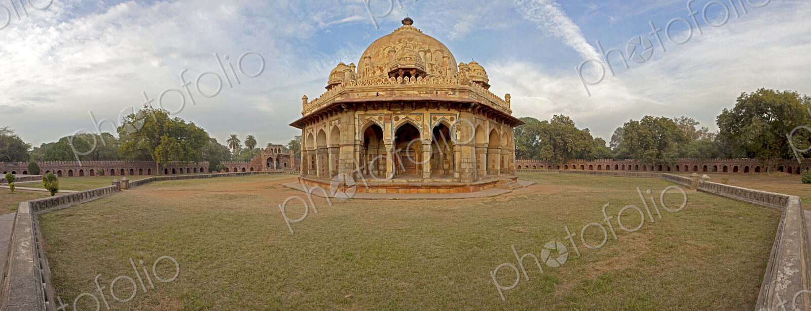 Hanuman’s Tomb in New Delhi, a monument to a Moghul emperor.