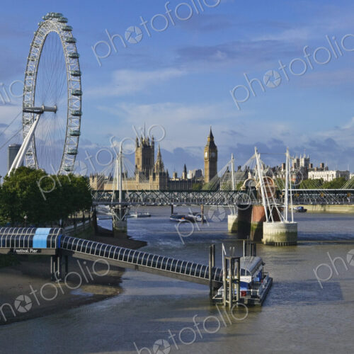 Hungerford Bridge and Houses of Parliament Hungerford Bridge and Houses of Parliament