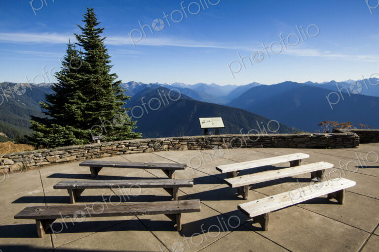 Hurricane Ridge Visitors Center, Olympic National Park, benches at the lookout point…