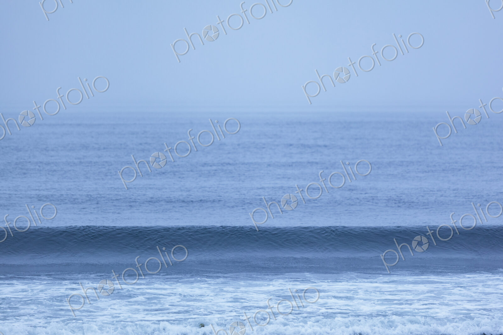 Incoming wave, Strait of Juan de Fuca, Port Angeles, WA USA