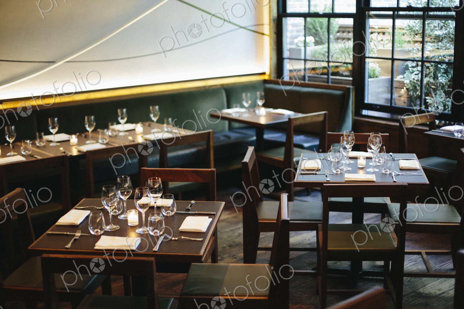 Interior view ofa city restaurant.