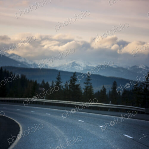 Interstate 90, Mountain highway, Cle Elum, a bend in the road, view of the mountain… Interstate 90, Mountain highway, Cle Elum, a bend in the road, view of the mountain…