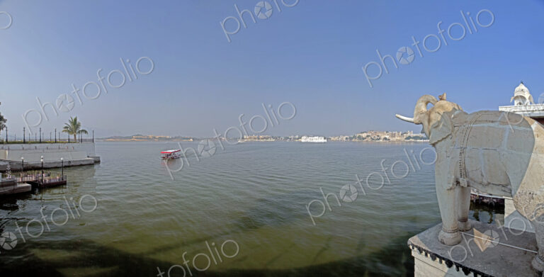 Jag Mandir palace built on an island in Lake Pichola