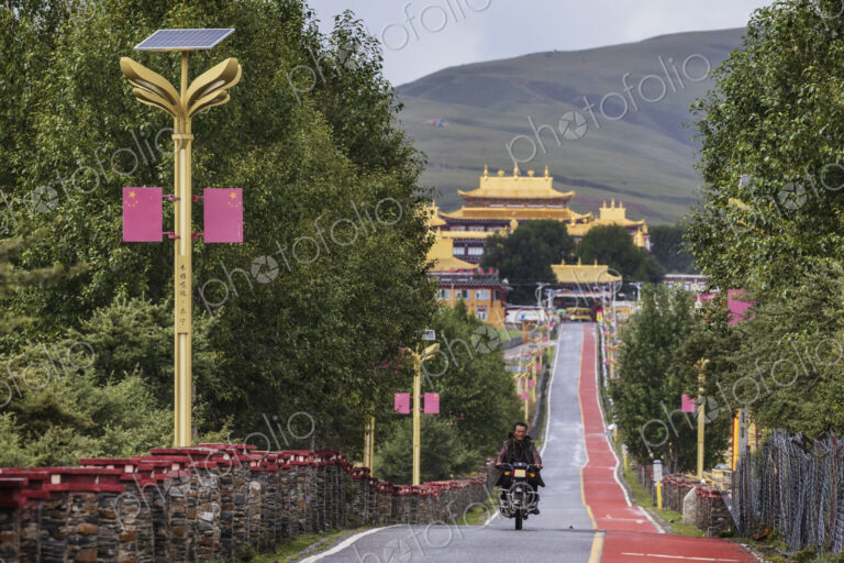 Lhagang, also known as Tagong, monastery founded to honour the Princess Wencheng of…