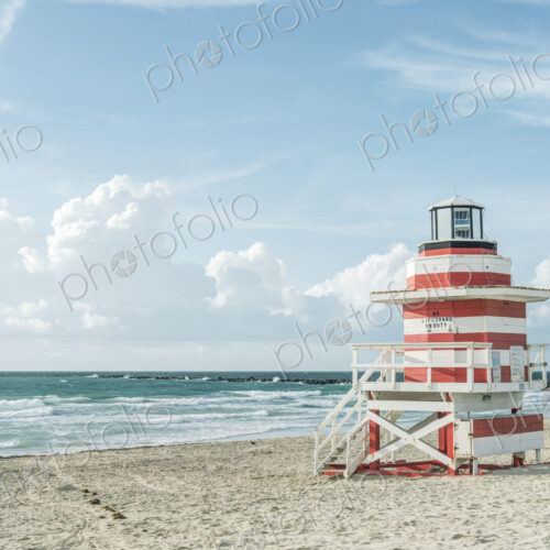 Lifeguard hut on sandy beach. Lifeguard hut on sandy beach.