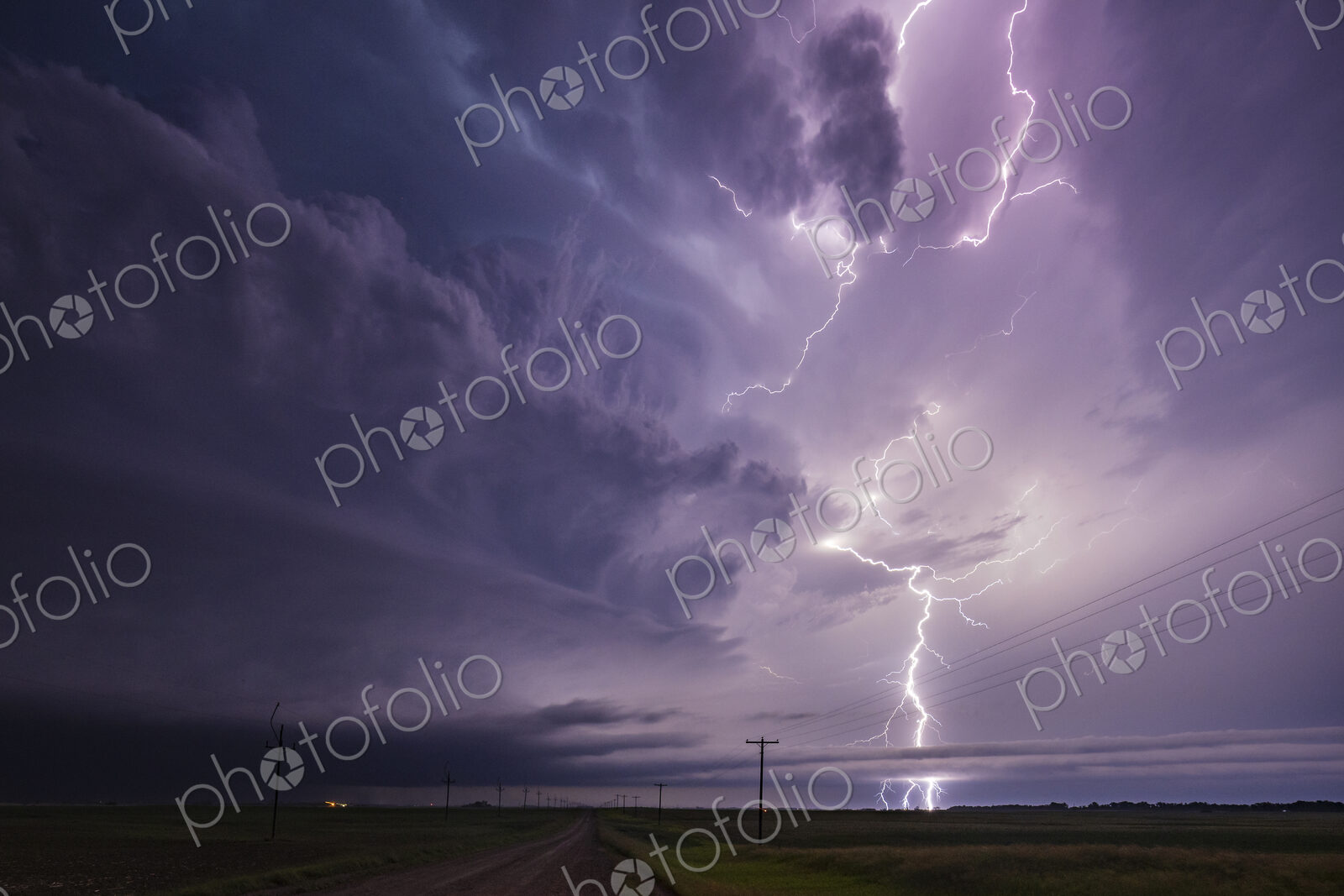 Lightning from a Tornado-Producing Supercell;;;Lisbon;