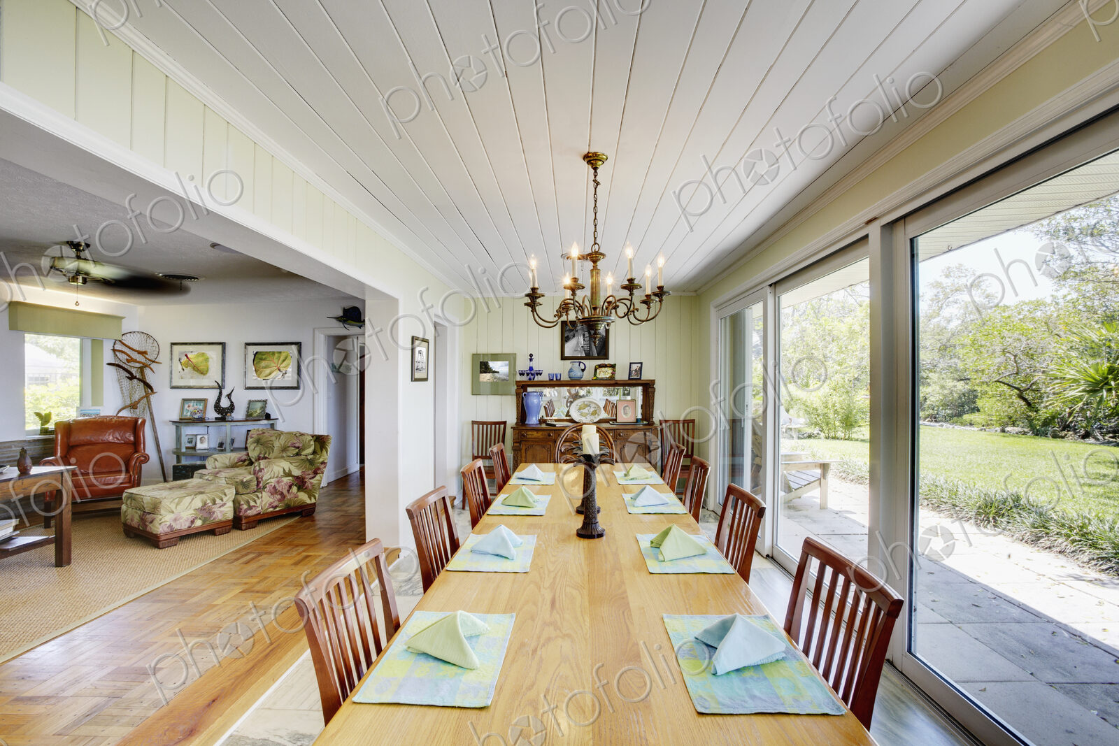 Luxury dining room