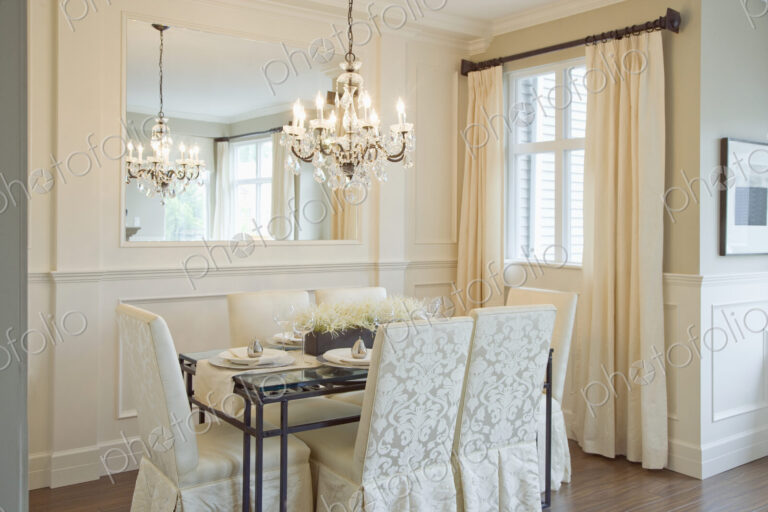 Luxury dining room with chandelier