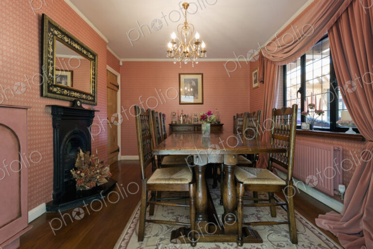 Luxury dining room with chandelier