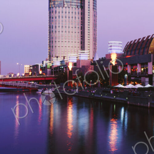 Melbourne and the Yarra River at Dusk Melbourne and the Yarra River at Dusk