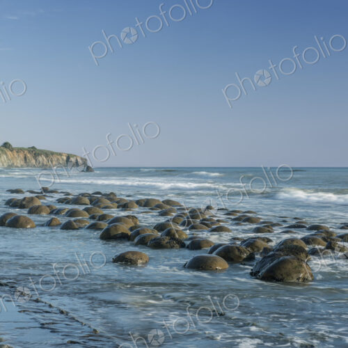 Mendocino County, Schooner Gulch State Beach, Bowling Ball Beach, boulders on the… Mendocino County, Schooner Gulch State Beach, Bowling Ball Beach, boulders on the…