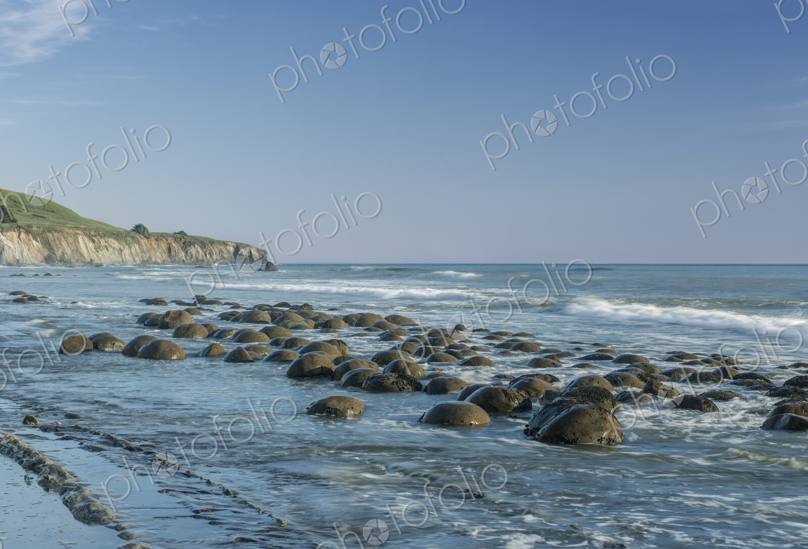 Mendocino County, Schooner Gulch State Beach, Bowling Ball Beach, boulders on the…