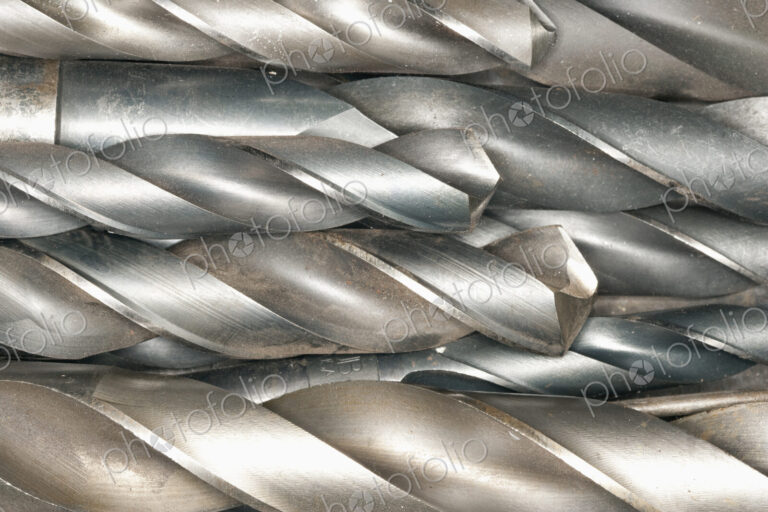 Metal Drill Bits, close up of grooved threads