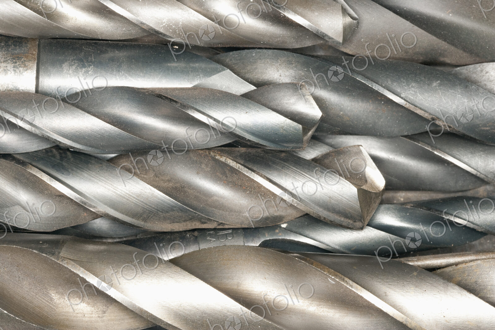 Metal Drill Bits, close up of grooved threads