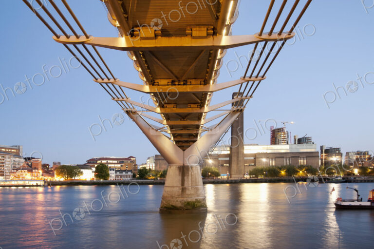 Millennium Bridge and Tate Modern at Twilight