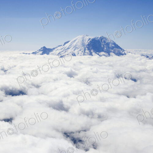 Mount Rainier above the Clouds Mount Rainier above the Clouds