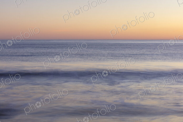 Ocean seascape, view to the horizon over the water surface.