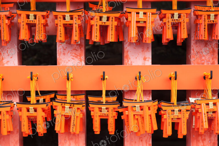 Offering gate, Fushimi Inari Shrine, Kyoto, Japan
