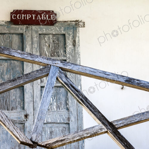 Office of the accountant of the old prison of Nosy Lava, the door barred with wood. Office of the accountant of the old prison of Nosy Lava, the door barred with wood.