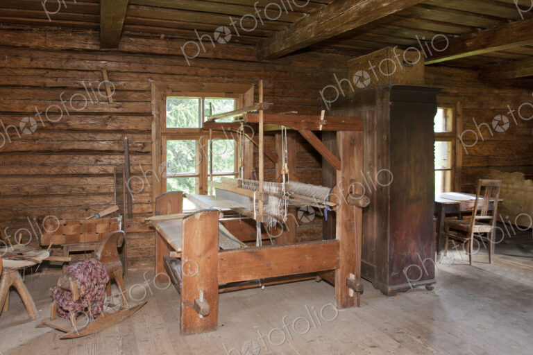 Old Fashion Loom on Display