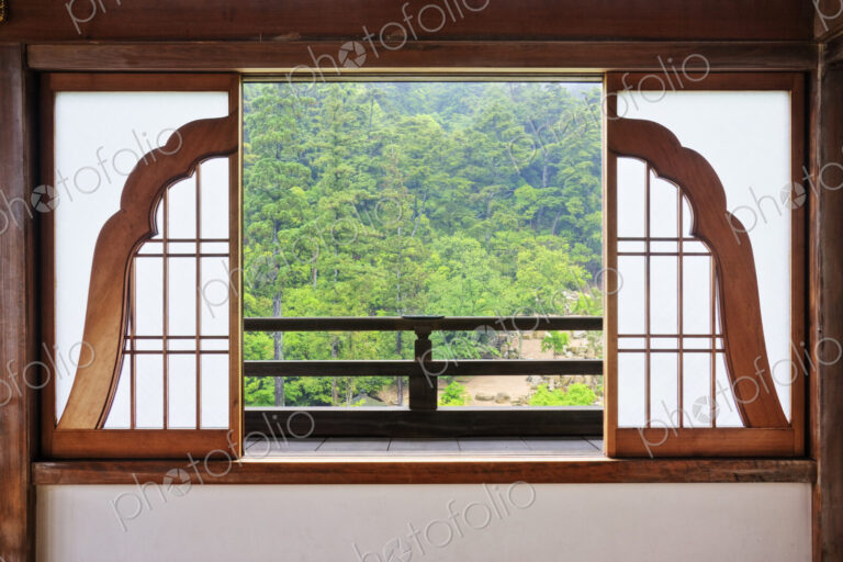 Open Bell Shaped Asian Window