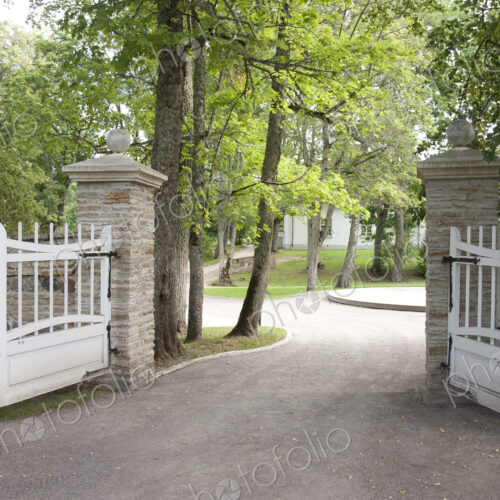 Open Gates to the Palmse Manor