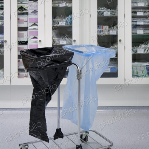Operating theatre storage and waste bags Operating theatre storage and waste bags