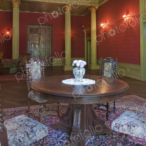 Ornate Room With Tall Ceilings Ornate Room With Tall Ceilings