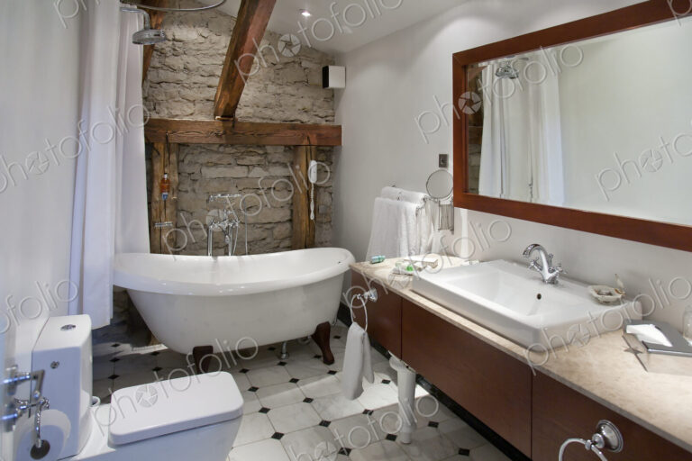 Pädaste Manor Bathroom